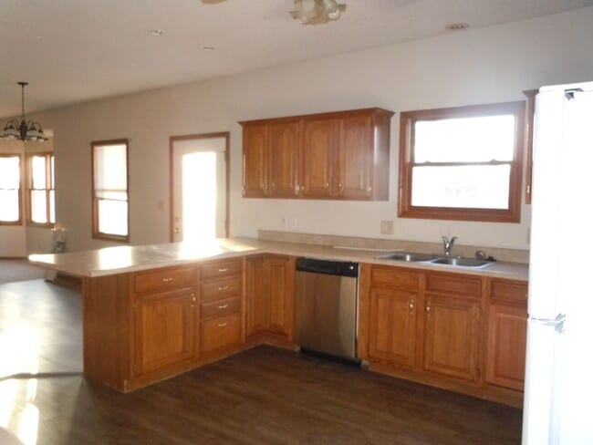 Photo - 3-4 Bedroom Executive Home on 5 Acres has 4 Baths and a 3 Car Garage!!