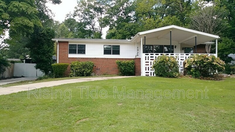 Photo - 1328 Hatfield Ln