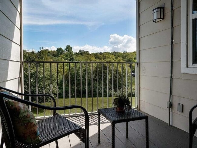 Photo - Ventana at the Lake Apartments