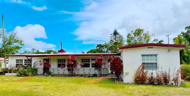 Photo - 213 SW 3rd Pl