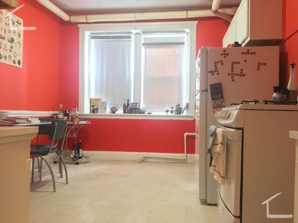 Photo - Brighton Studio close to T available 9/1