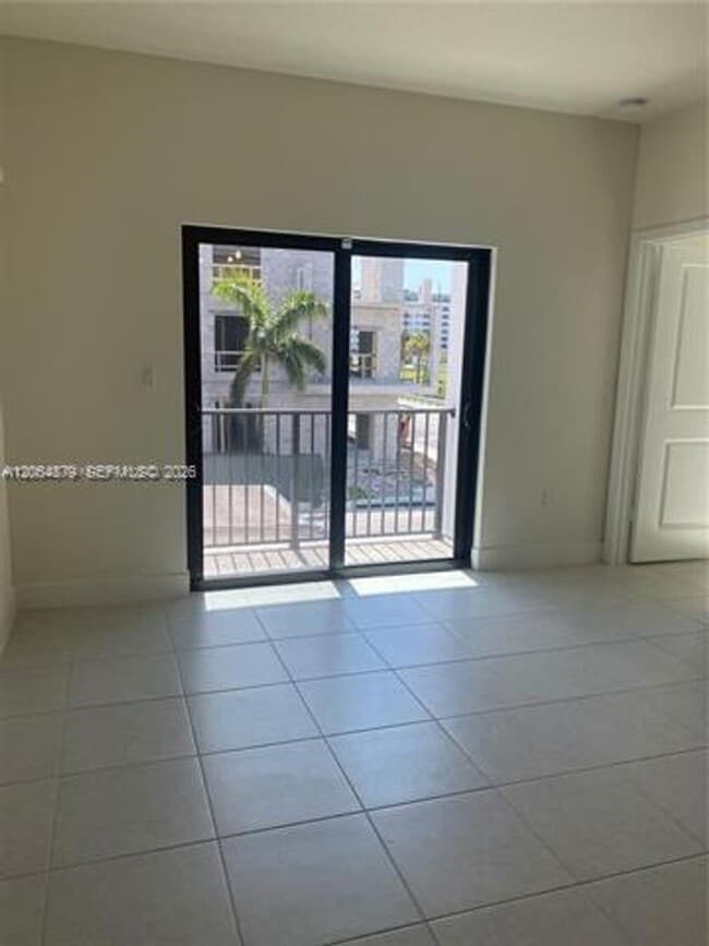 Photo - 8201 NW 41st St