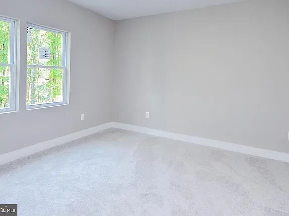 1 Ayrwood Ln