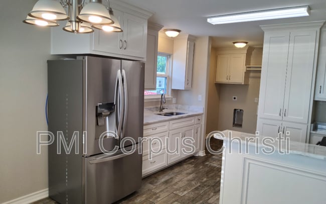 Photo - 2934 Carver Dr