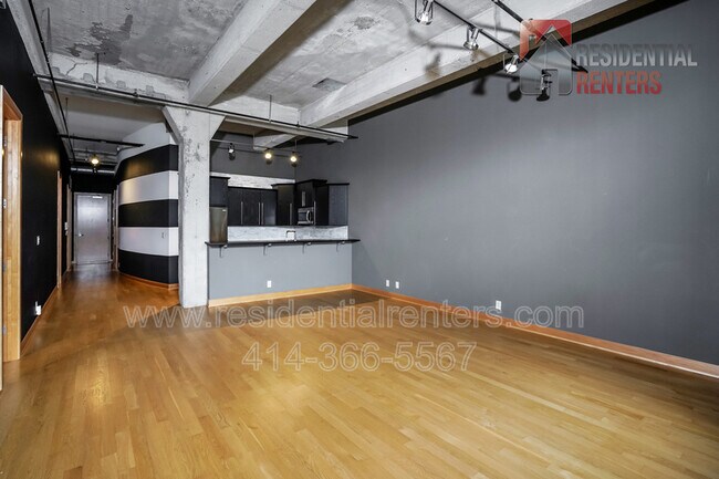 Photo - 239 E Chicago St Unit 609