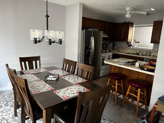 Photo - 593 Redwing Ln