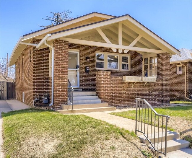 Craftsman brick Highlands home with fenced... - Craftsman brick Highlands home with fenced...