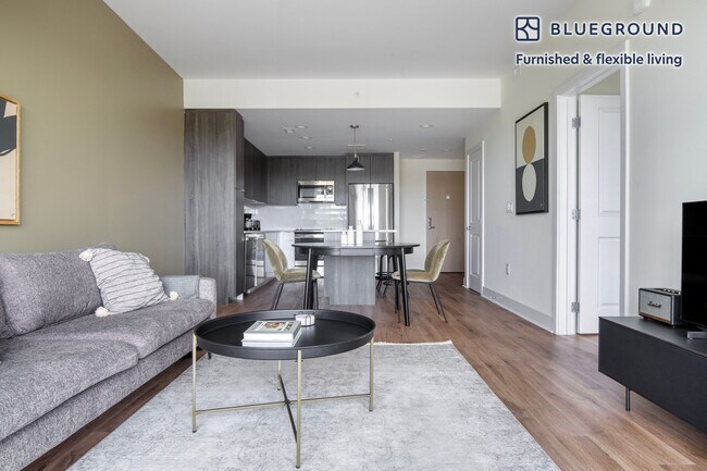 Photo - 1446 S Grant St Unidad FL5-ID695