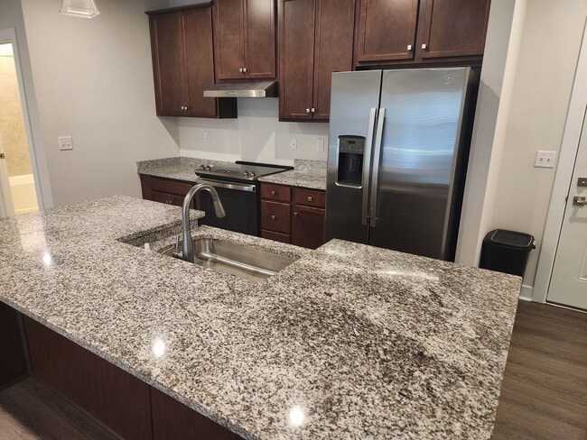 Building Photo - Chesterfield-Midlothian Area- Modern Condo