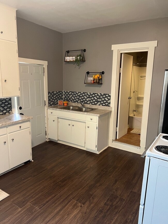 Photo - 590 E Division St Unit 1A