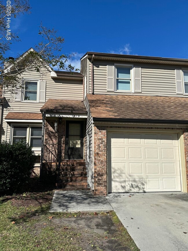 Building Photo - 3439 Regency Dr