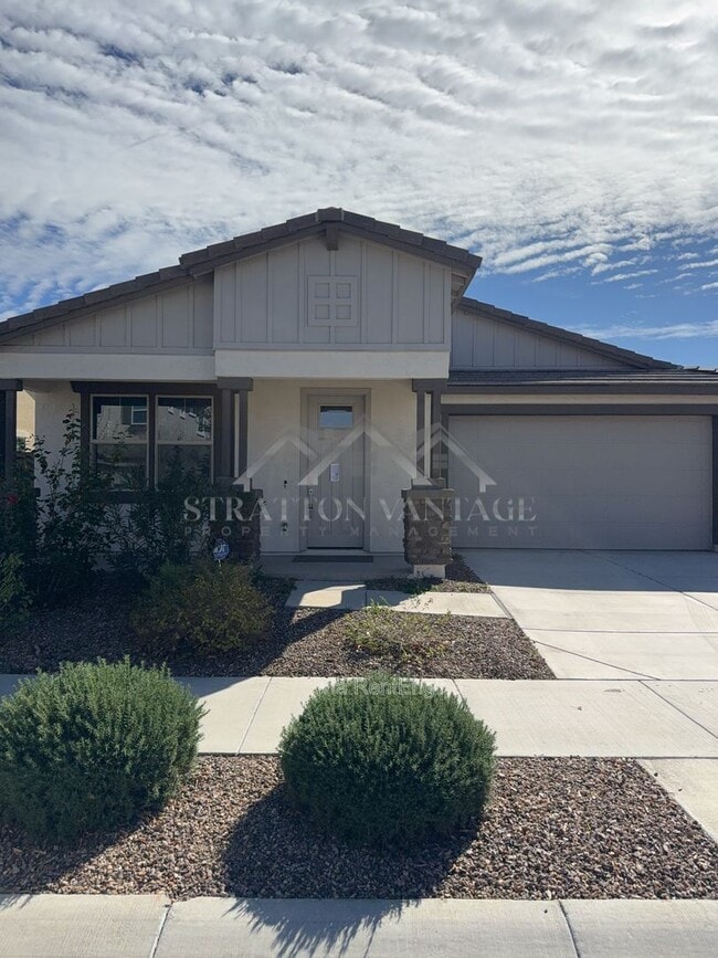 Building Photo - 23027 E Rosa Rd