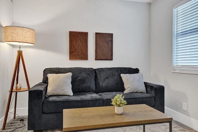 Building Photo - 50 Davie Blvd Unit SI FL2-ID1504063P