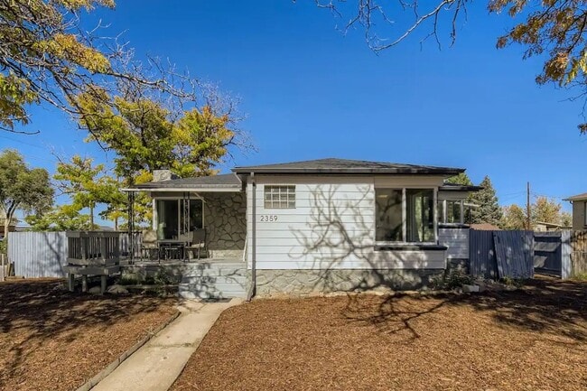Building Photo - $0 DEPOSIT OPTION. STUNNING 3BED/2BATH DUPLEX IN BERKELEY NEIGHBORHOOD