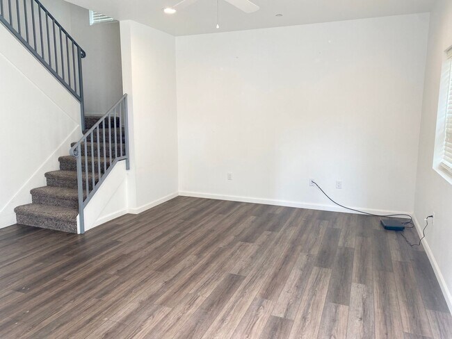 Photo - 1326 S Santa Fe St Unidad 1326 S Santa Fe St #102