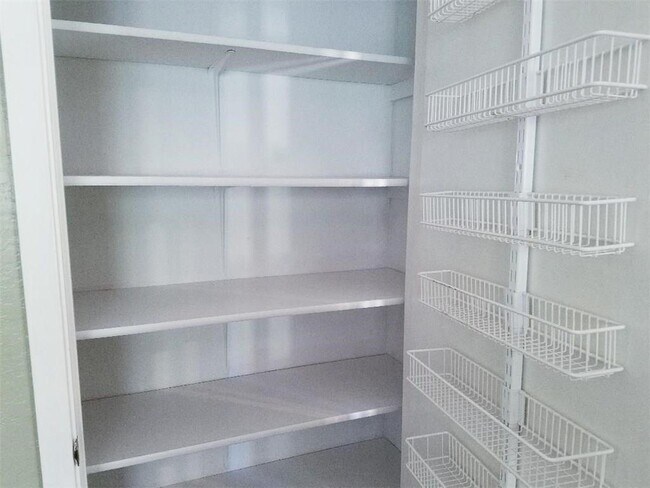 Photo - 11912 Stout Oak Trail