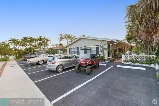 Building Photo - 4649 Bougainvilla Dr Unit 3 Rental