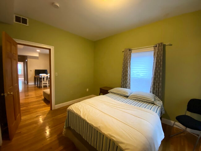 Photo - 1031 Tremont St Unidad 4