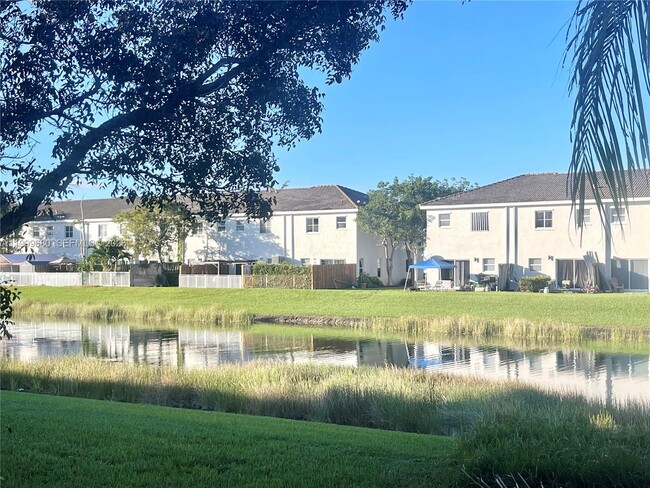 Photo - 1635 SE 31st Ct Unit 1635