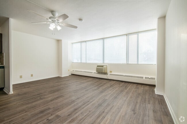 STUDIO, 1BA - 550SF