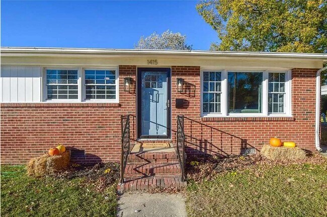 Photo - 1415 Hanover St