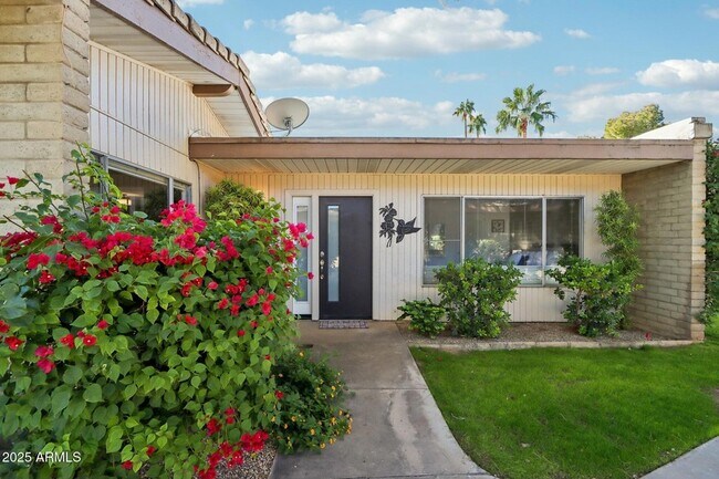 Photo - 4800 N 68th St