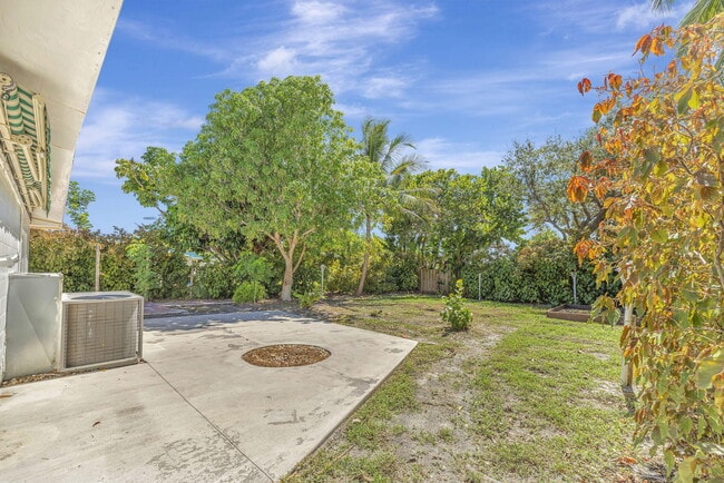 Photo - 1911 Cypress Ave