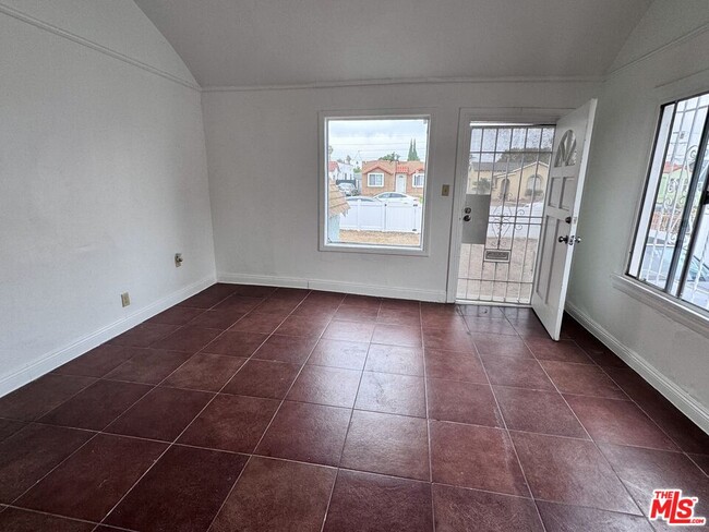 Photo - 540 W 107th St