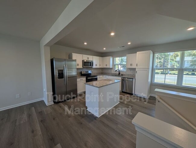 Photo - 2059 Langer St