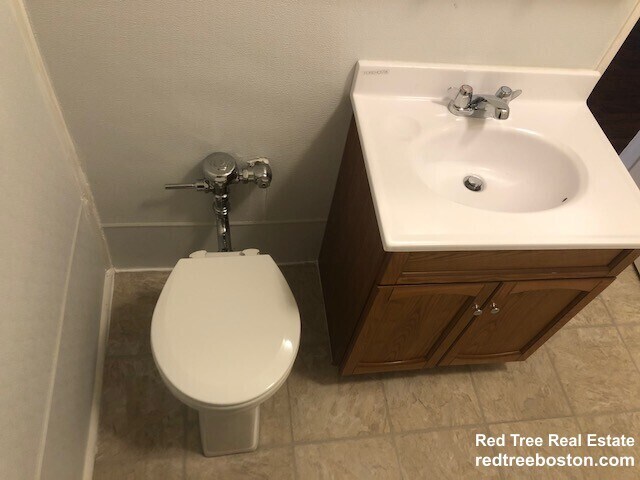 Photo - 1193 Boylston St