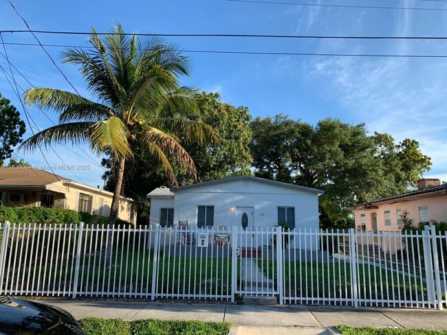 Photo - 68 NW 45th St House