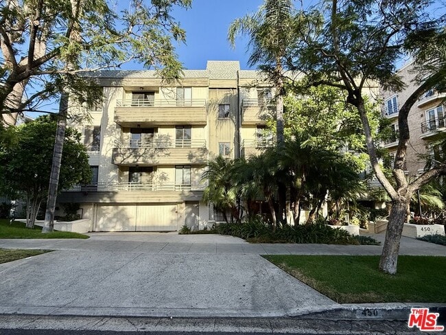 Building Photo - 450 N Oakhurst Dr Unit 304
