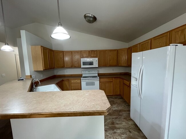 Photo - 112 Mineral Ave