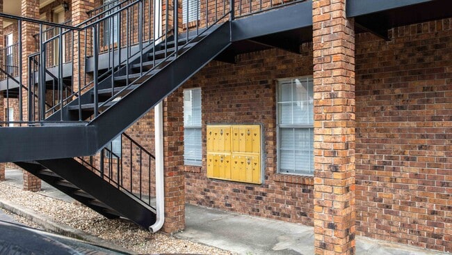 Photo - Hardy Manor Apartment Homes Unit C12