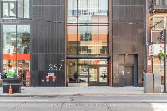 Photo - 357 King St W Unit 906