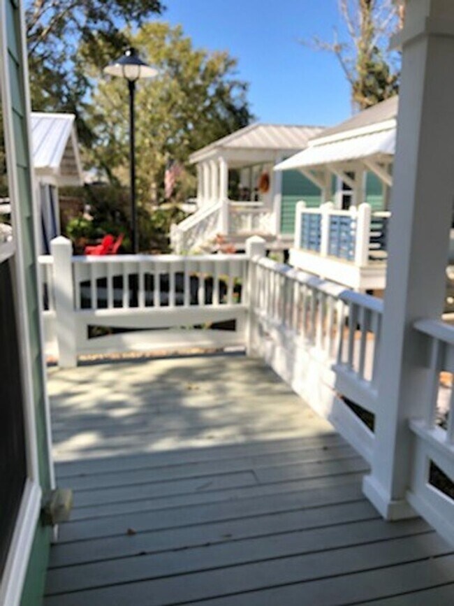 One bedroom cottage close to Downtown Ocea... House House Rental in