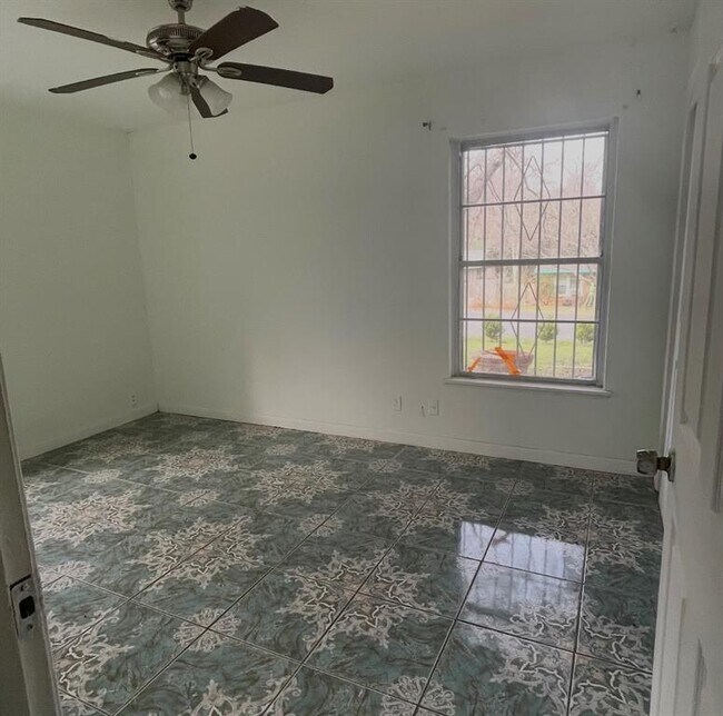 Photo - 11911 Pollyanna Ave