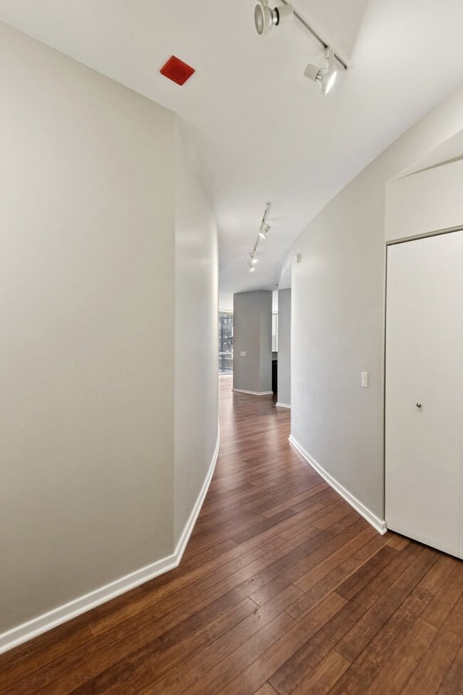 Photo - 123 S Green St Unit 408B