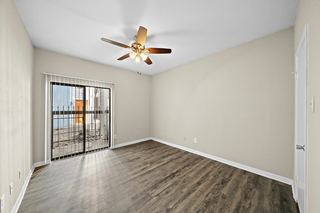 Bedroom- A- 1BR-1BA-594Sqft- Archer At Willowbrook.jpg