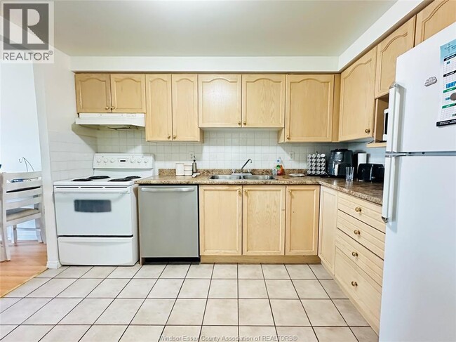 Photo - 451 Grand Marais Rd W Unit 315