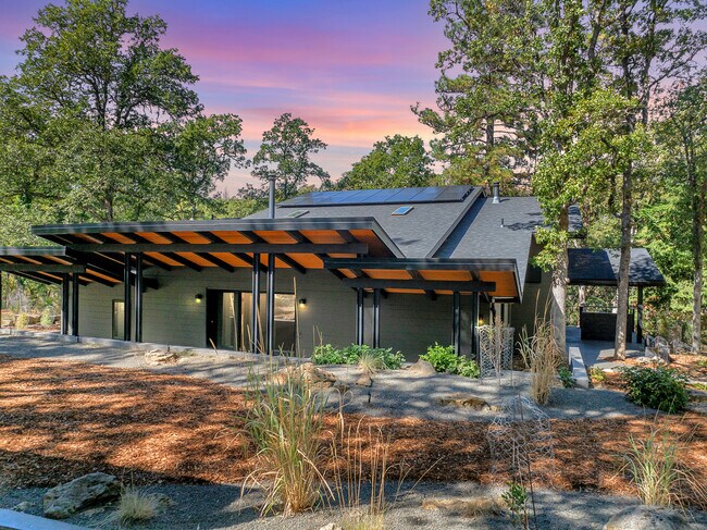 Photo - 6805 Highway 30W