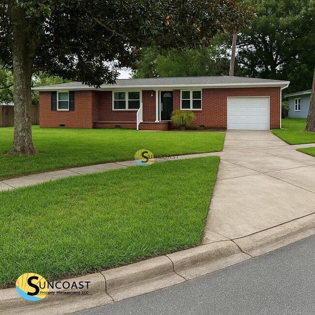 Building Photo - 3235 Holly Berry Ln