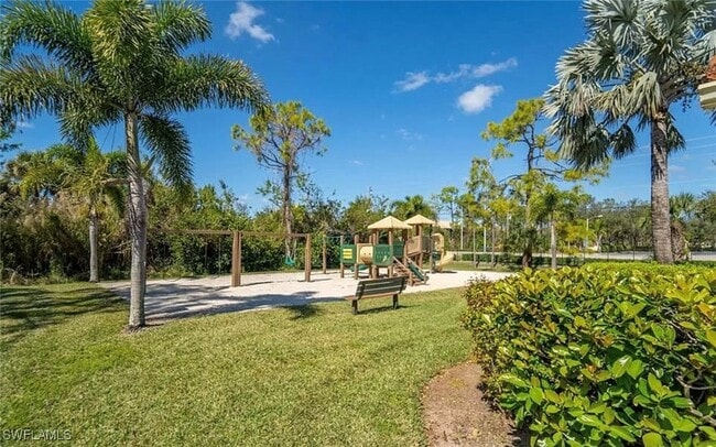 Building Photo - 8255 Ibis Club Dr Unit 504