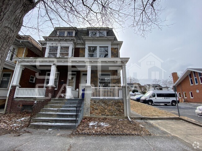 Building Photo - 2015 Chestnut St Rental