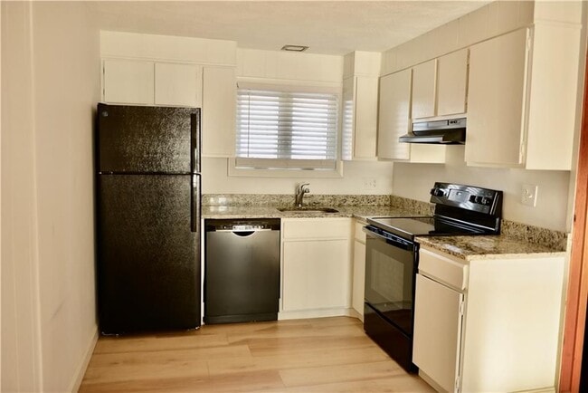 Photo - 76 Batcheller Ave