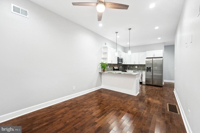 Photo - 5022 Arch St