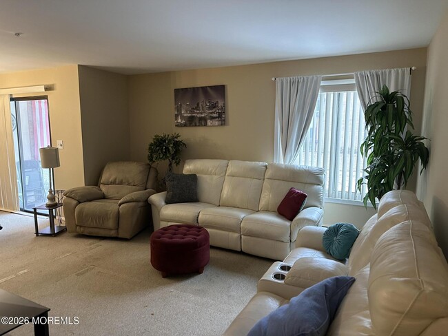 Photo - 10 Pine Cluster Cir