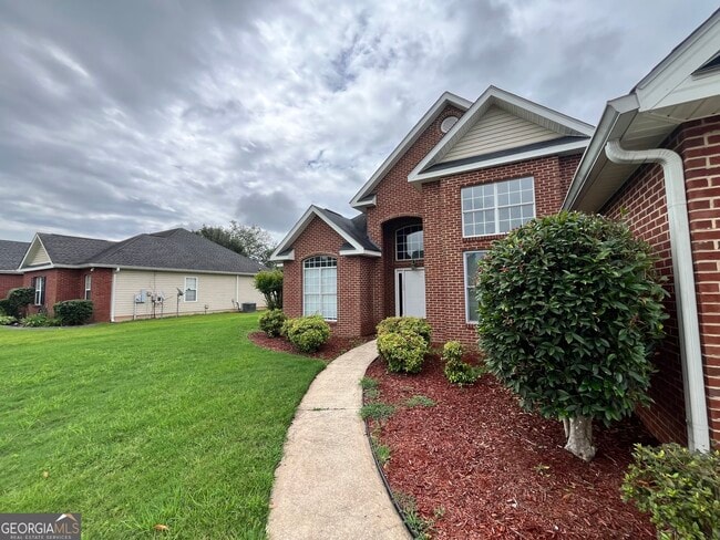 Photo - 102 Myles Ln