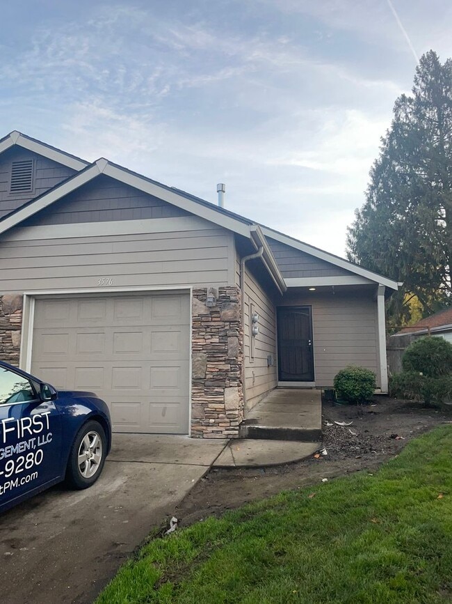 Building Photo - 3576-3578 Fisher Ct NE Salem, OR 97305 Unit 3576