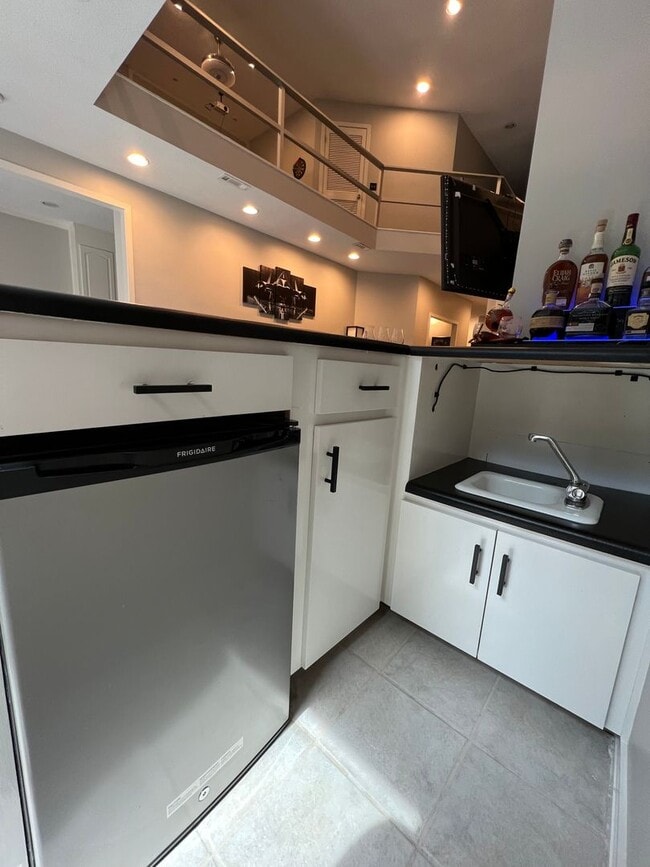 Photo - 806 E Lee St Unit 806 E Lee Street #9